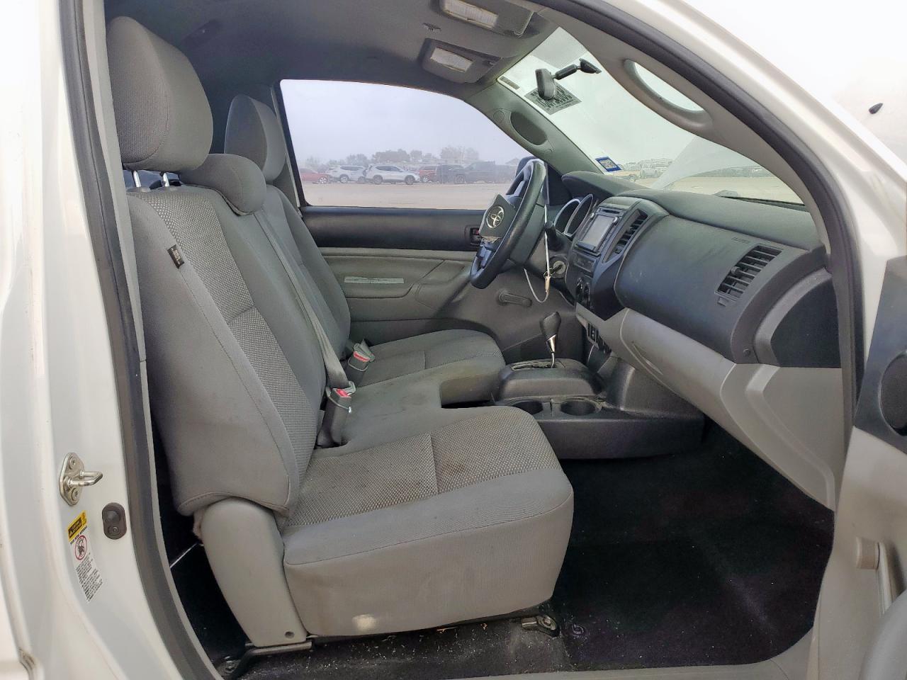 2014 Toyota Tacoma - zdjęcie 10