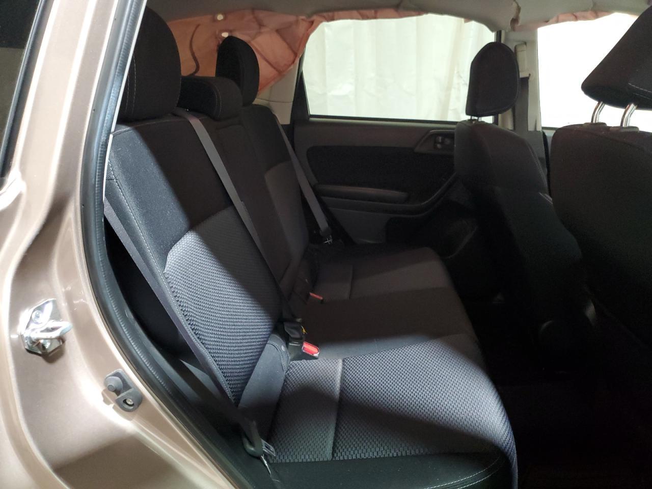 2016 Subaru Forester - zdjęcie 11