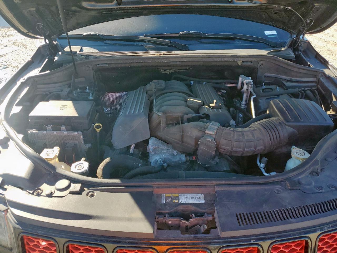 2017 Jeep Grand Cherokee Srt-8 - zdjęcie 12