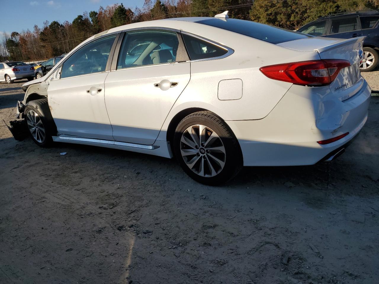 2015 Hyundai Sonata Sport - zdjęcie 2