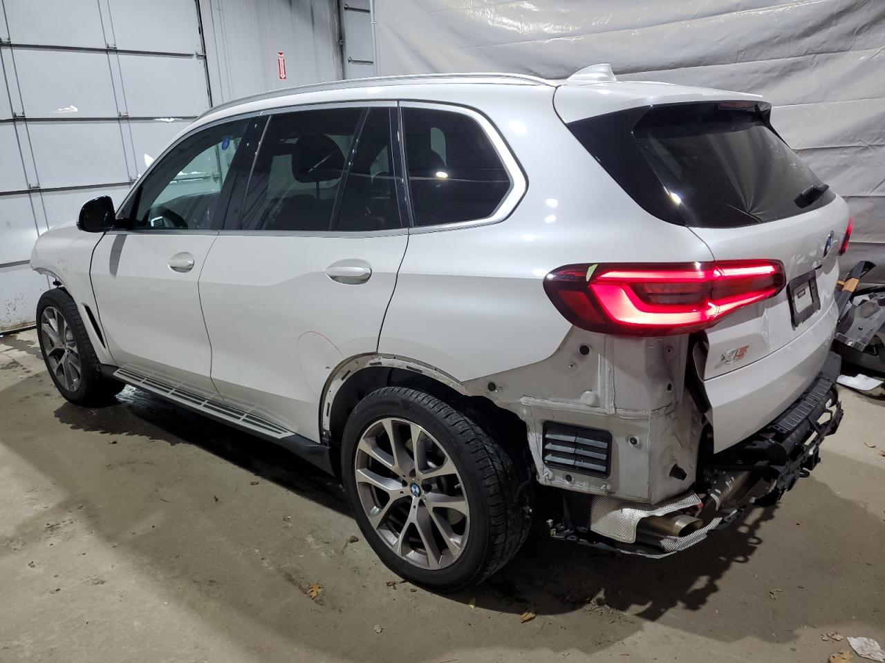 2021 BMW X5 xDrive40I - zdjęcie 2
