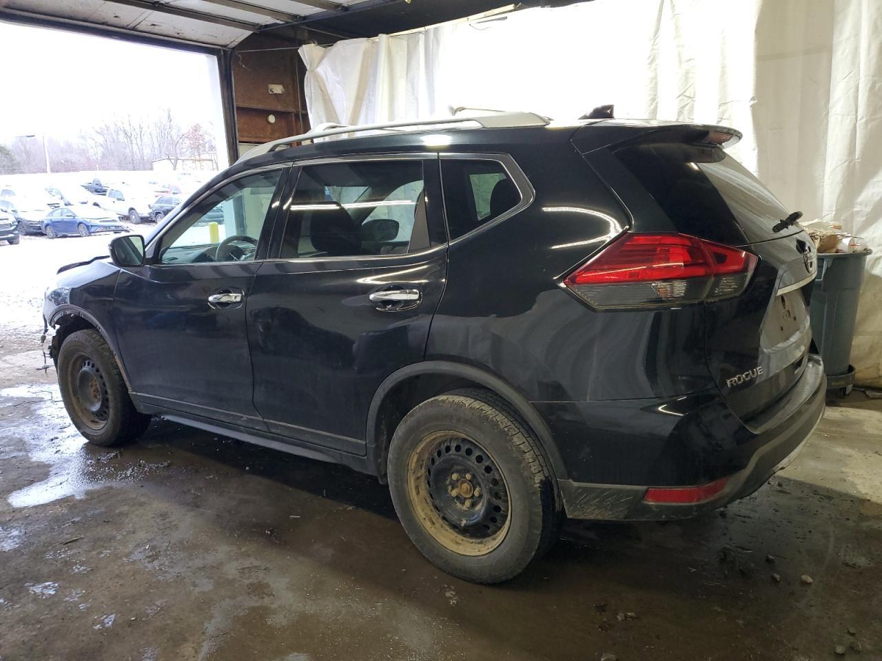 2017 Nissan Rogue - zdjęcie 2