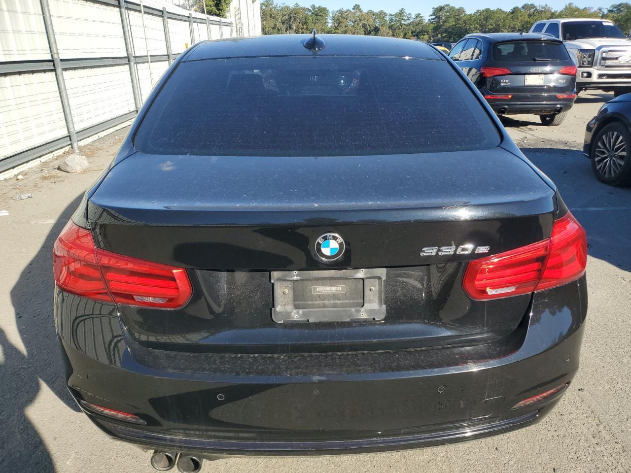 2018 BMW Seria 3 - zdjęcie 6