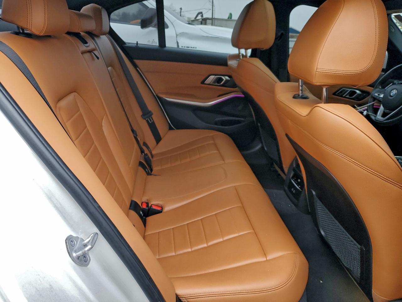 2021 BMW 330Xi - zdjęcie 10