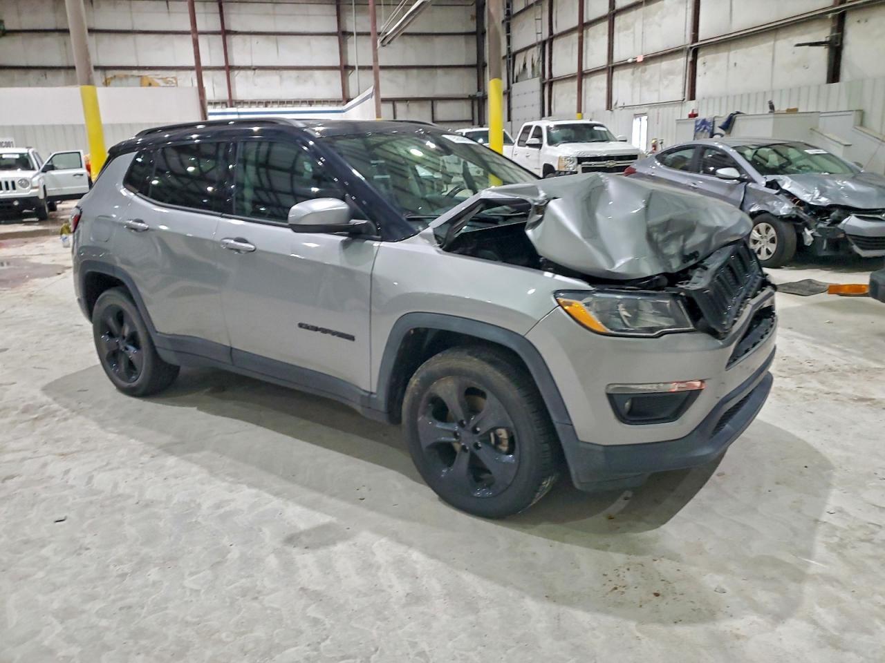 2020 Jeep Compass Latitude - zdjęcie 4