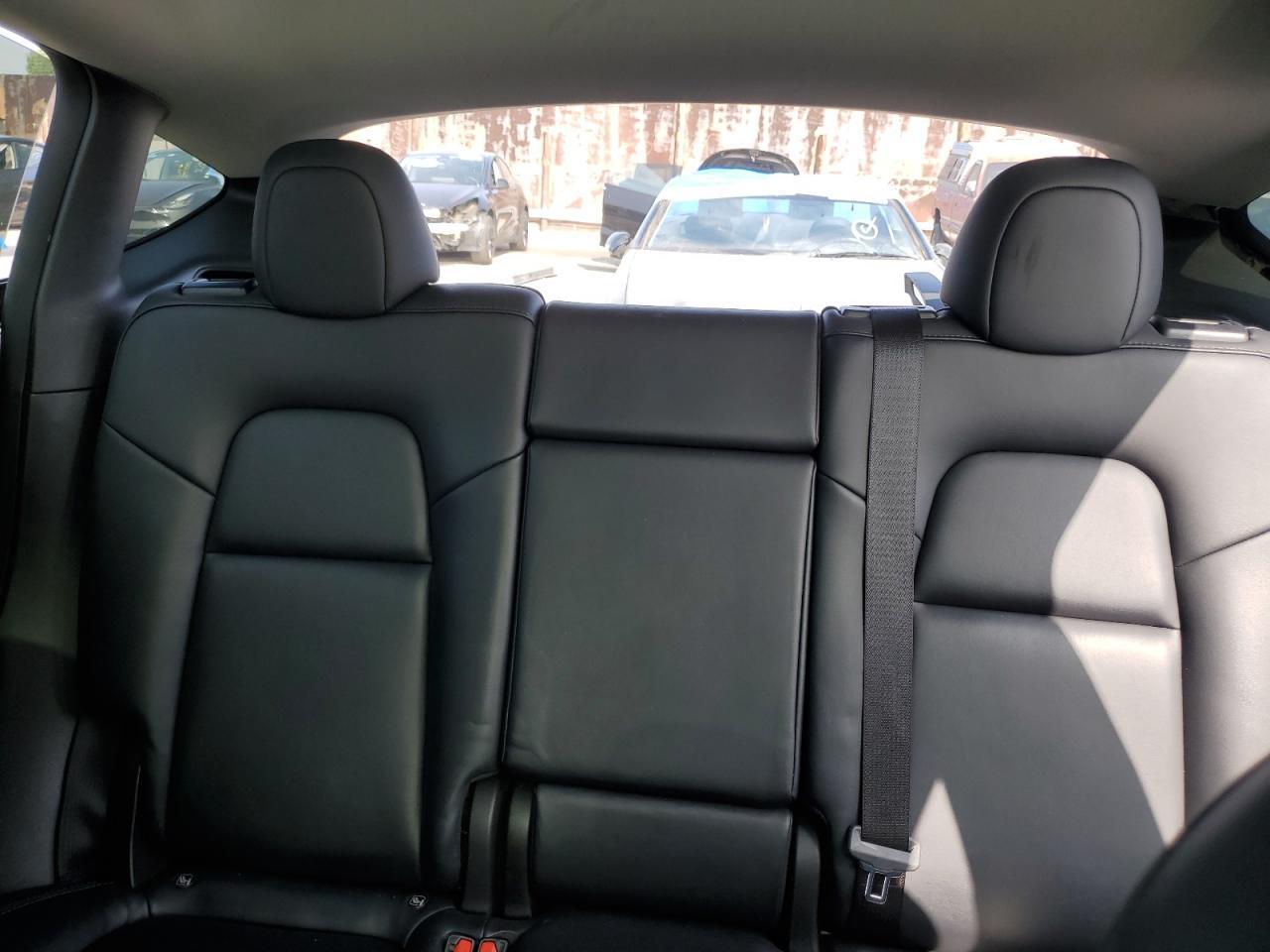 2024 Tesla Y - zdjęcie 10