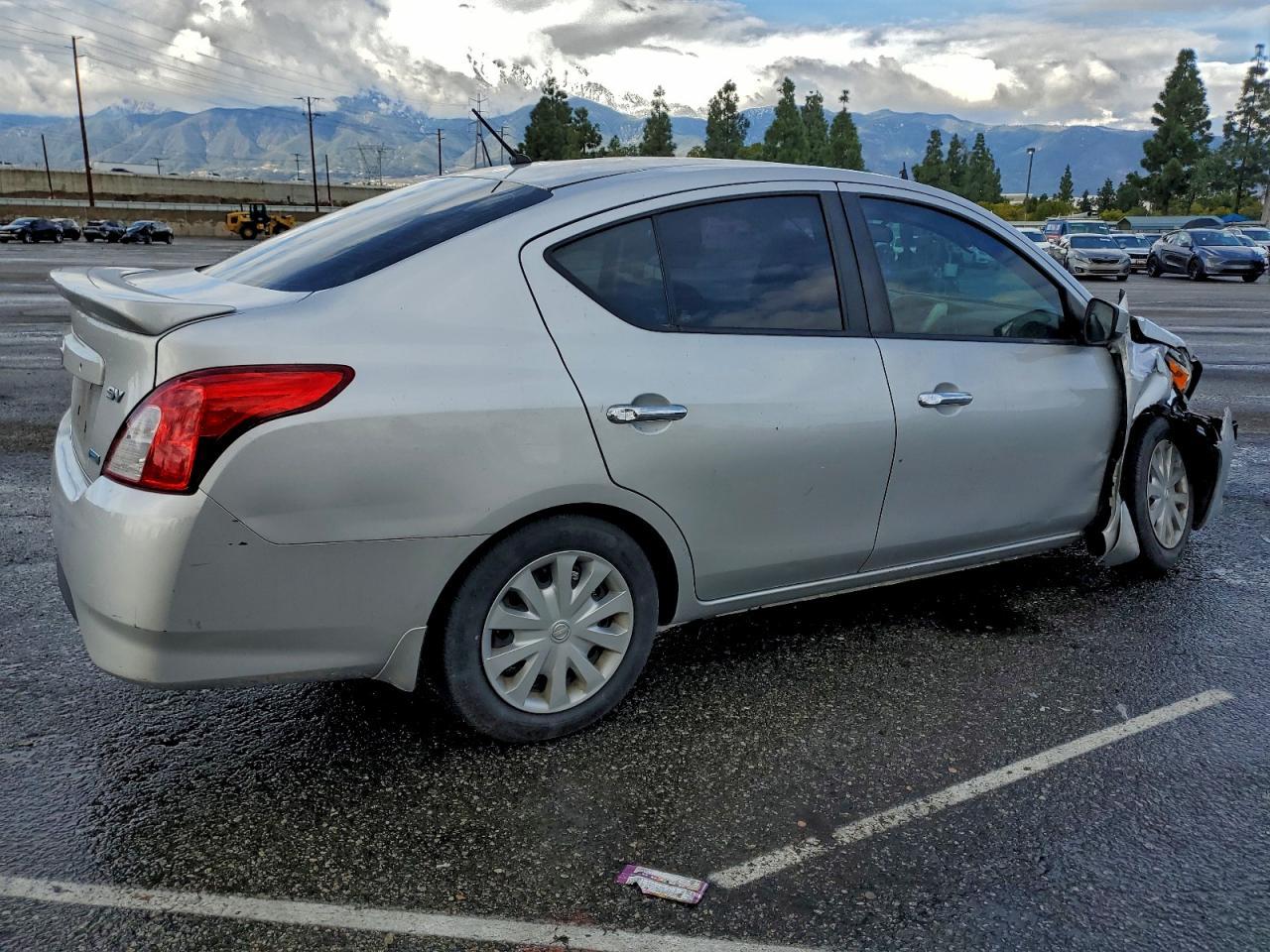 2016 Nissan Versa - zdjęcie 3