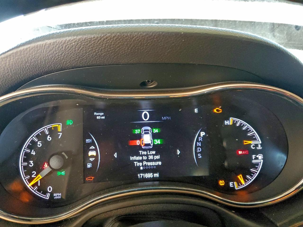 2015 Jeep Grand Cherokee - zdjęcie 9