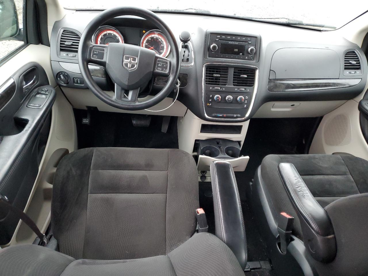 2015 Dodge Caravan - zdjęcie 8