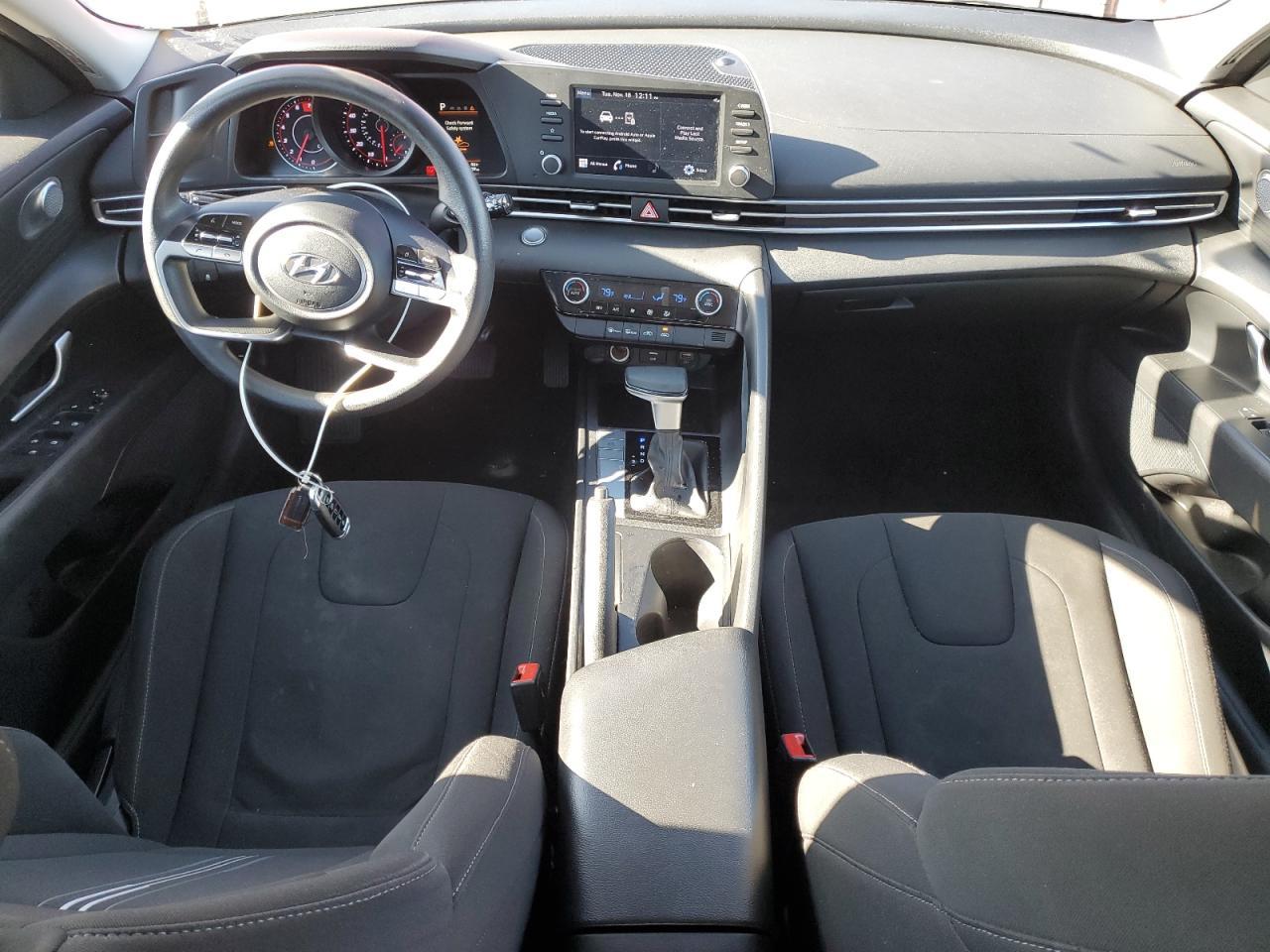 2023 Hyundai Elantra - zdjęcie 8