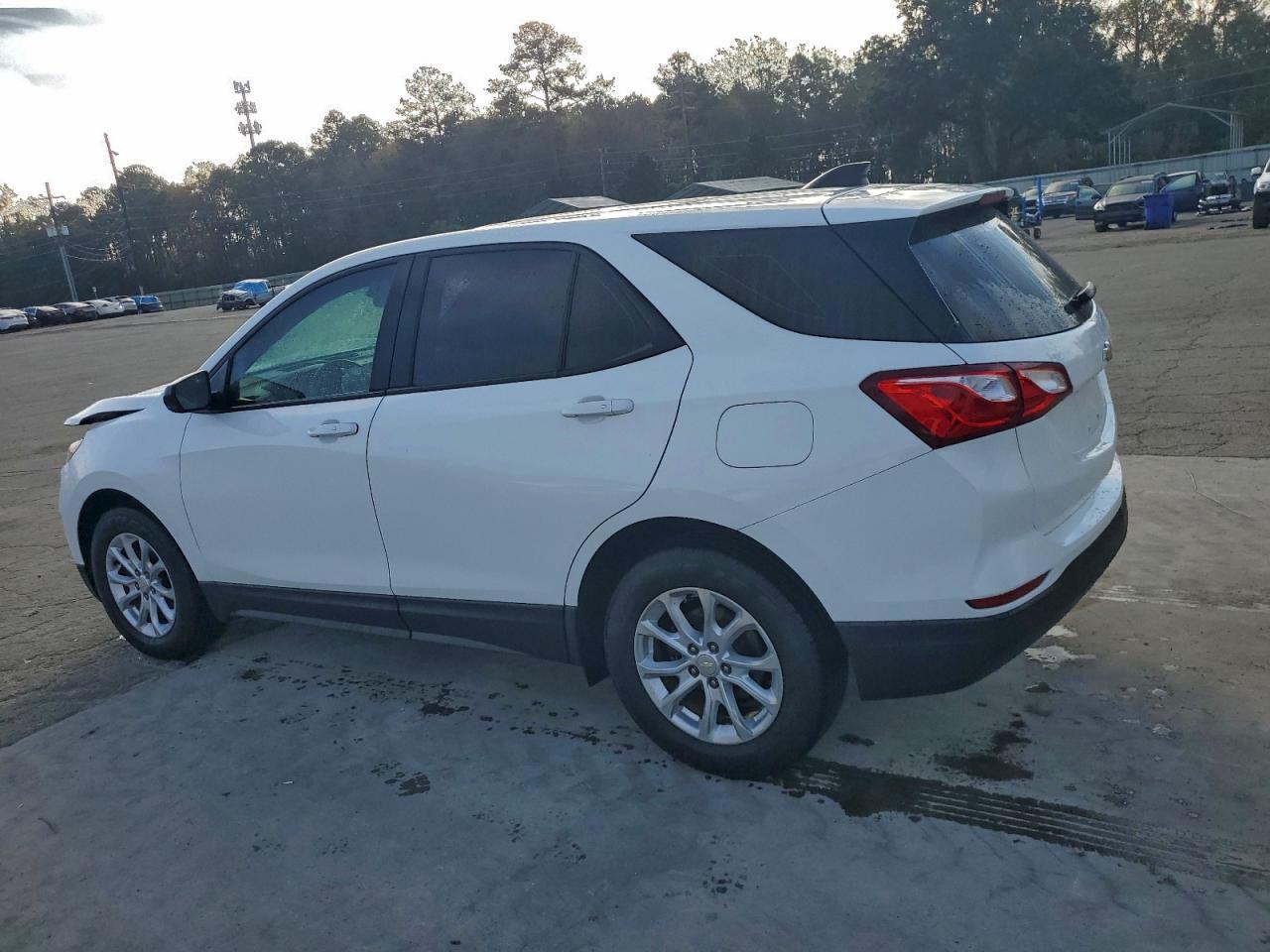 2019 Chevrolet Equinox Ls - zdjęcie 2
