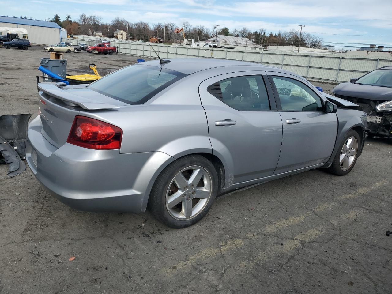 2013 Dodge Avenger - zdjęcie 3