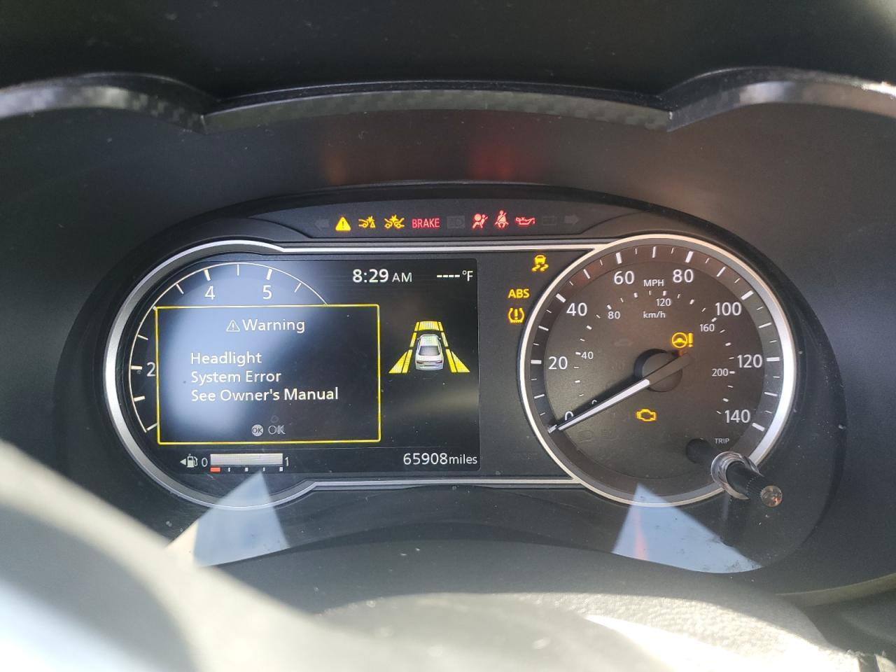 2020 Nissan Versa - zdjęcie 9