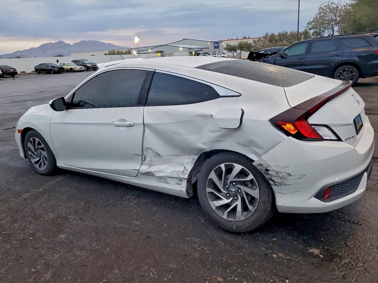2019 Honda Civic Lx - zdjęcie 2
