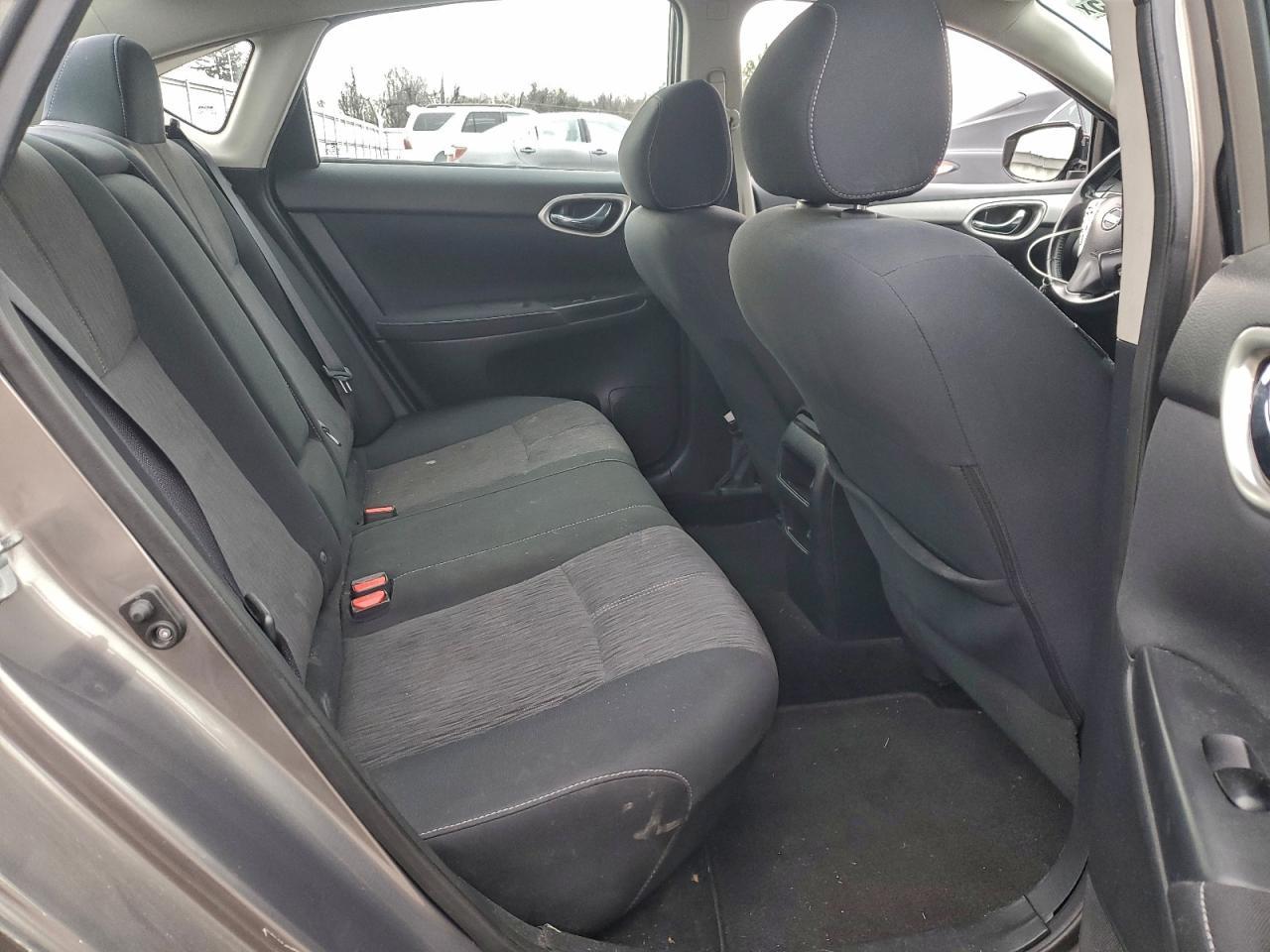 2015 Nissan Sentra - zdjęcie 10