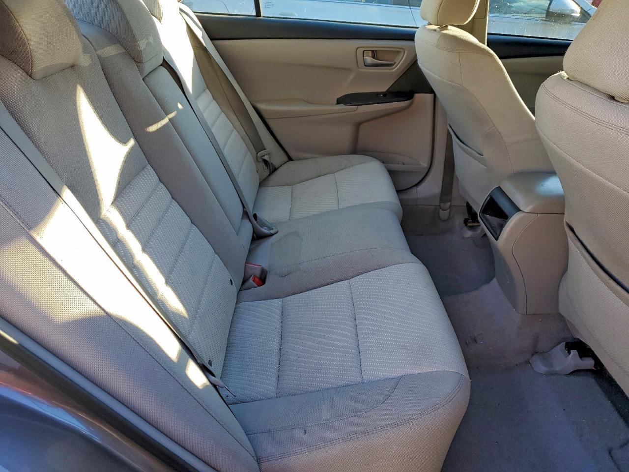 2015 Toyota Camry - zdjęcie 10