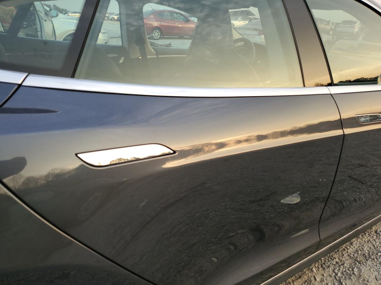 2014 Tesla Model S - zdjęcie 10