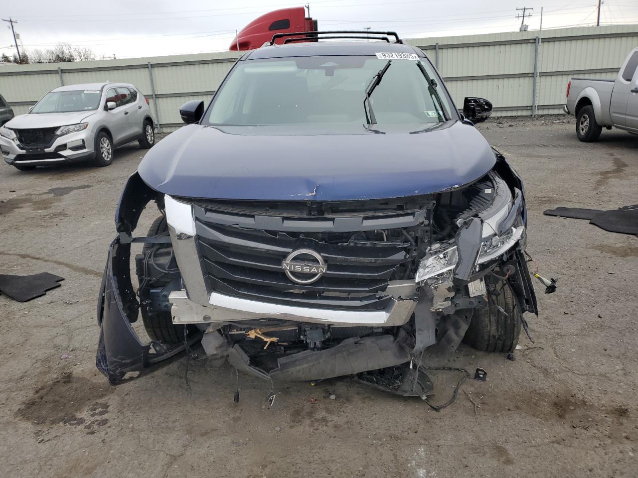 2022 Nissan Pathfinder Sv - zdjęcie 5