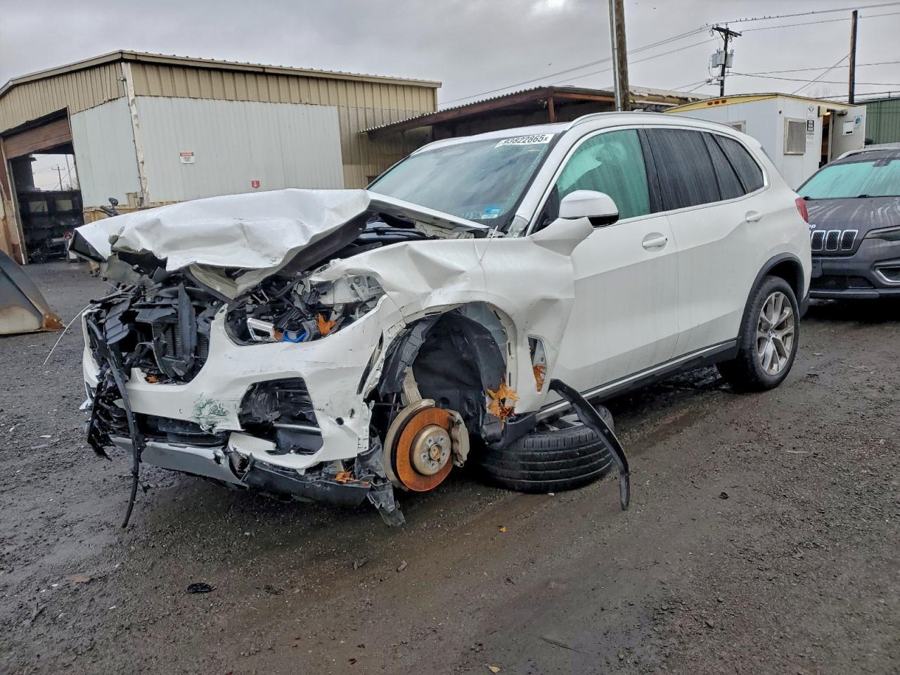 2023 BMW X5 xDrive40I - zdjęcie główne
