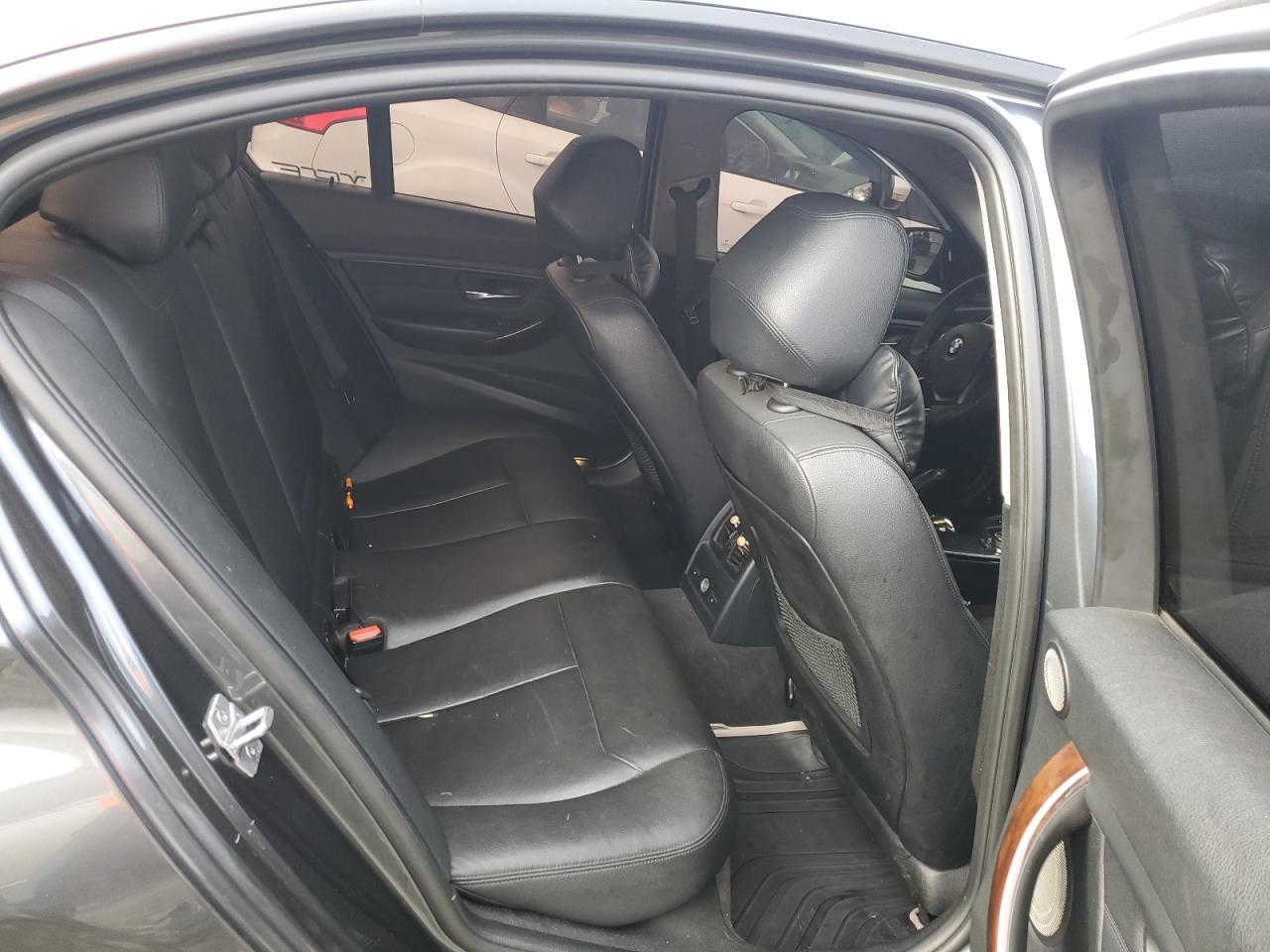 2013 BMW 335 Xi - zdjęcie 10