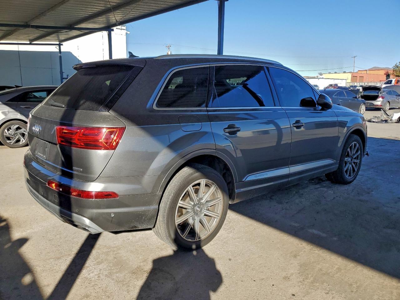 Audi Q7 - zdjęcie 3