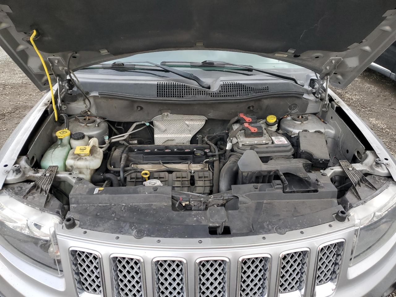 2015 Jeep Compass - zdjęcie 12