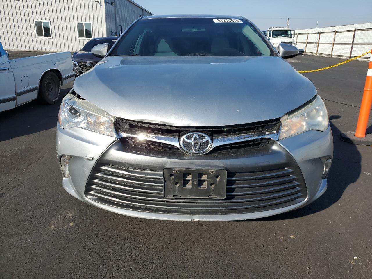 2017 Toyota Camry - zdjęcie 5