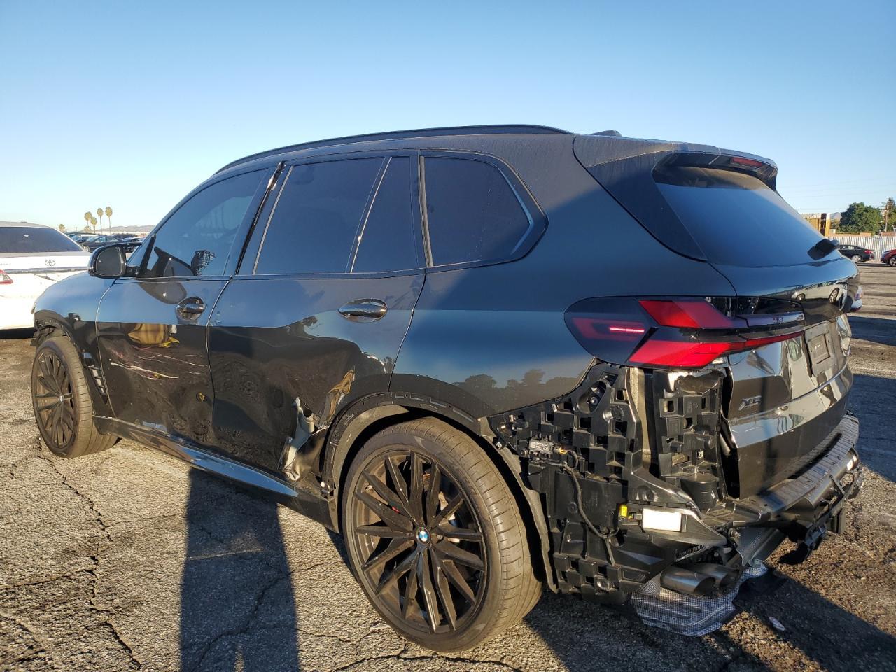 2025 BMW X5 M60I - zdjęcie 2