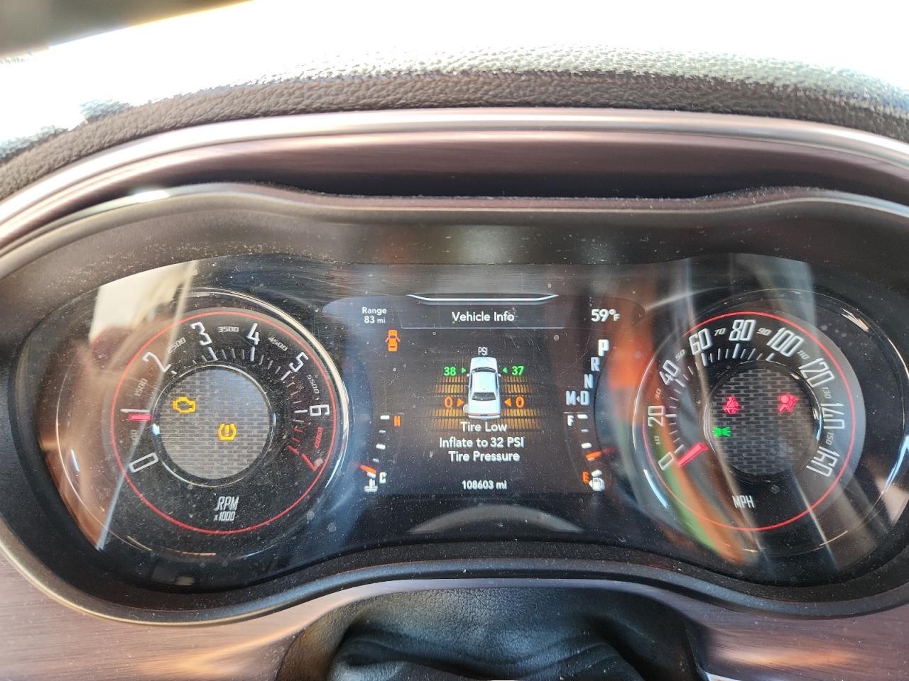 2018 Dodge Challenger - zdjęcie 9