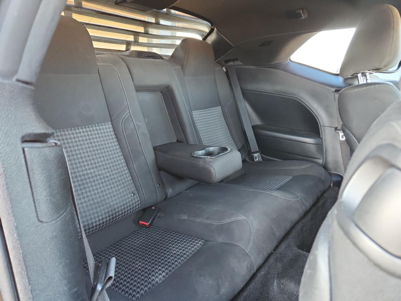 2017 Dodge Challenger Sxt - zdjęcie 10