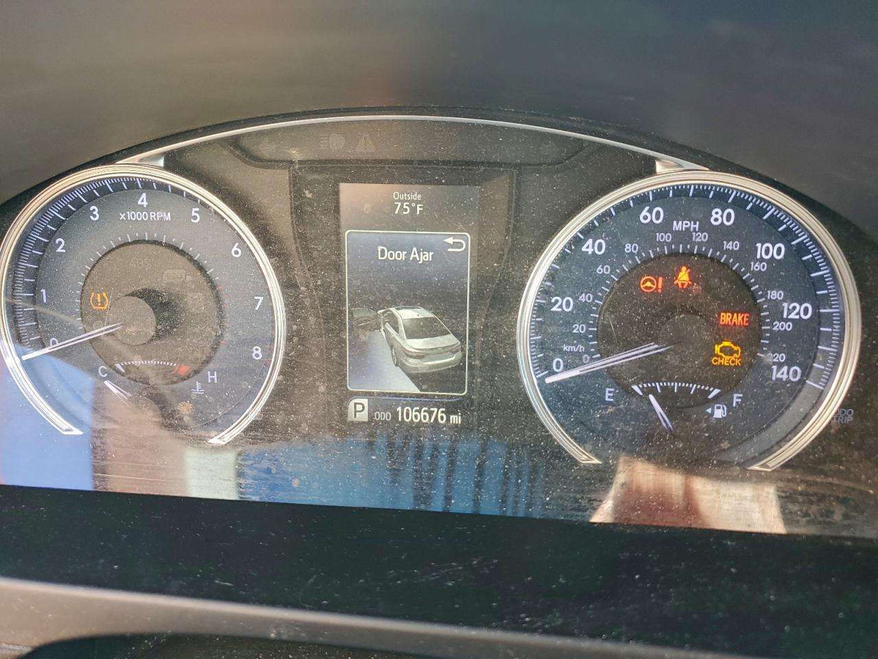 2017 Toyota Camry Le - zdjęcie 9