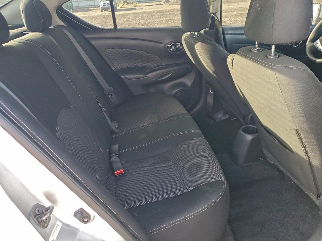 2018 Nissan Versa S - zdjęcie 10