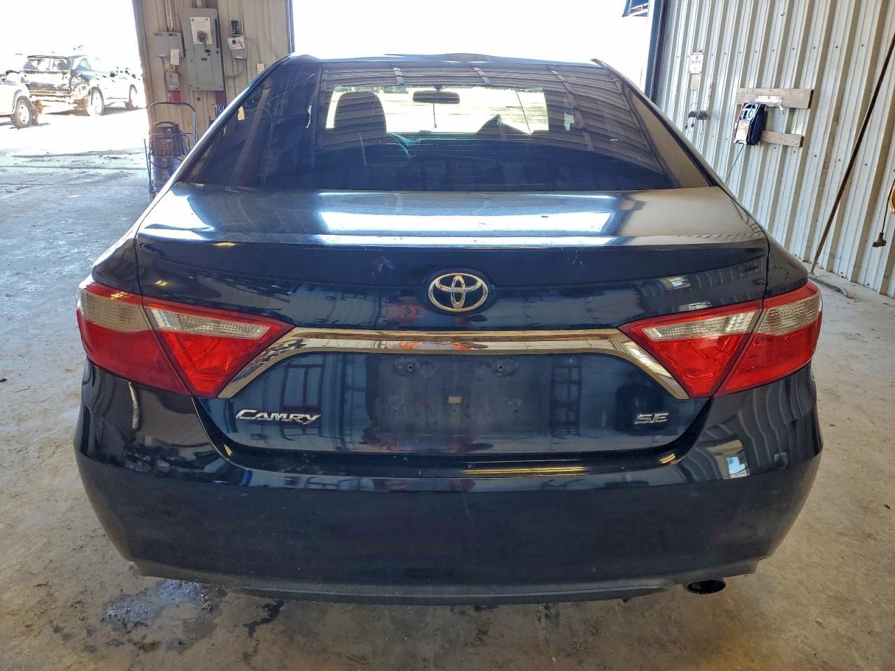 2016 Toyota Camry - zdjęcie 6