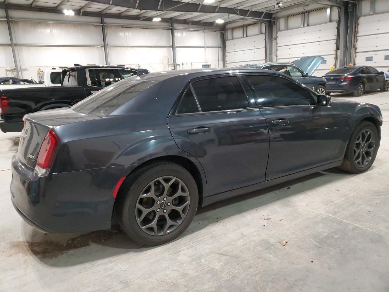 2018 Chrysler 300 S - zdjęcie 3