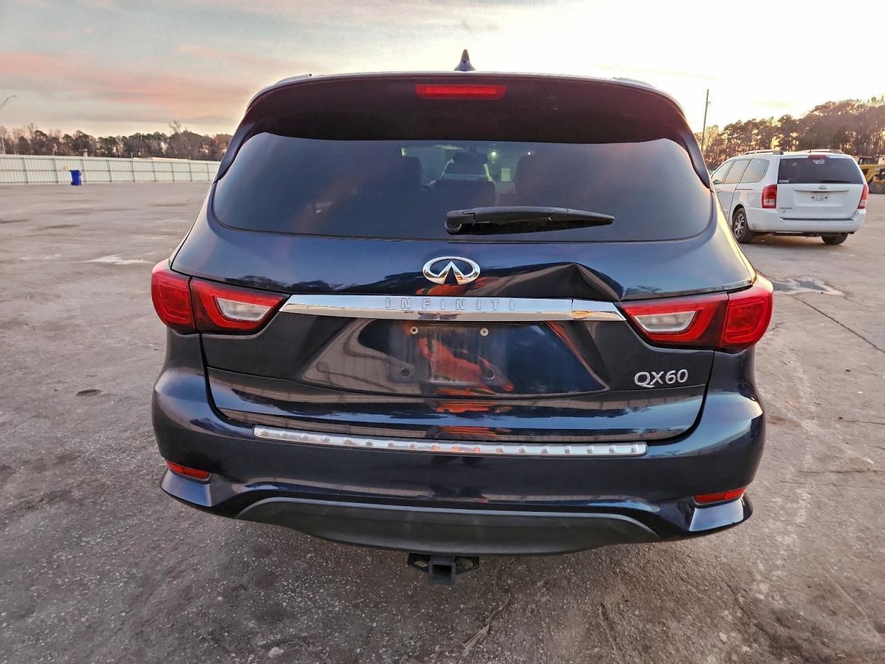 2016 Infiniti QX60 - zdjęcie 6