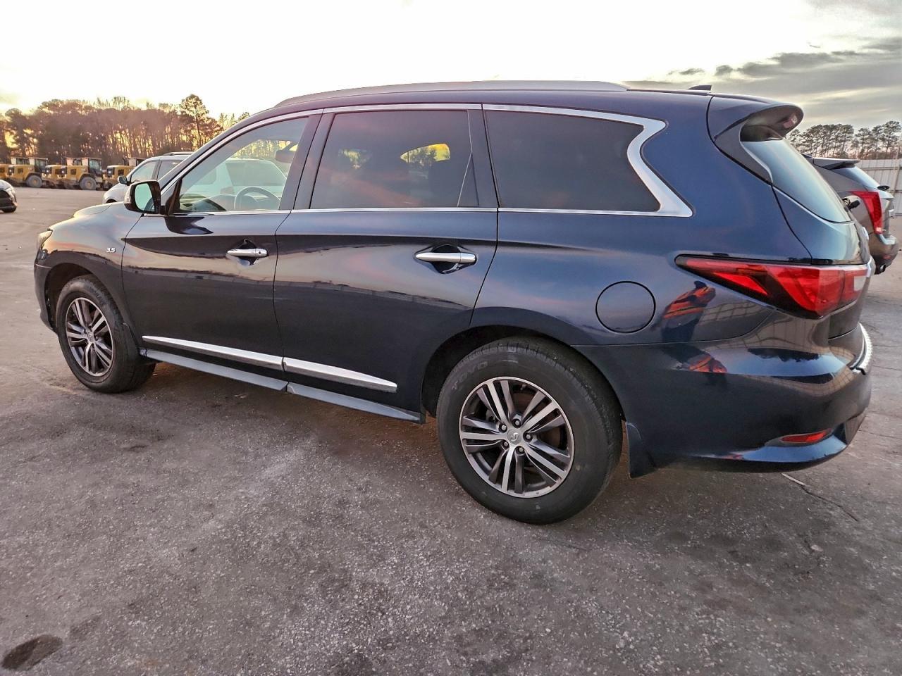 2016 Infiniti QX60 - zdjęcie 2