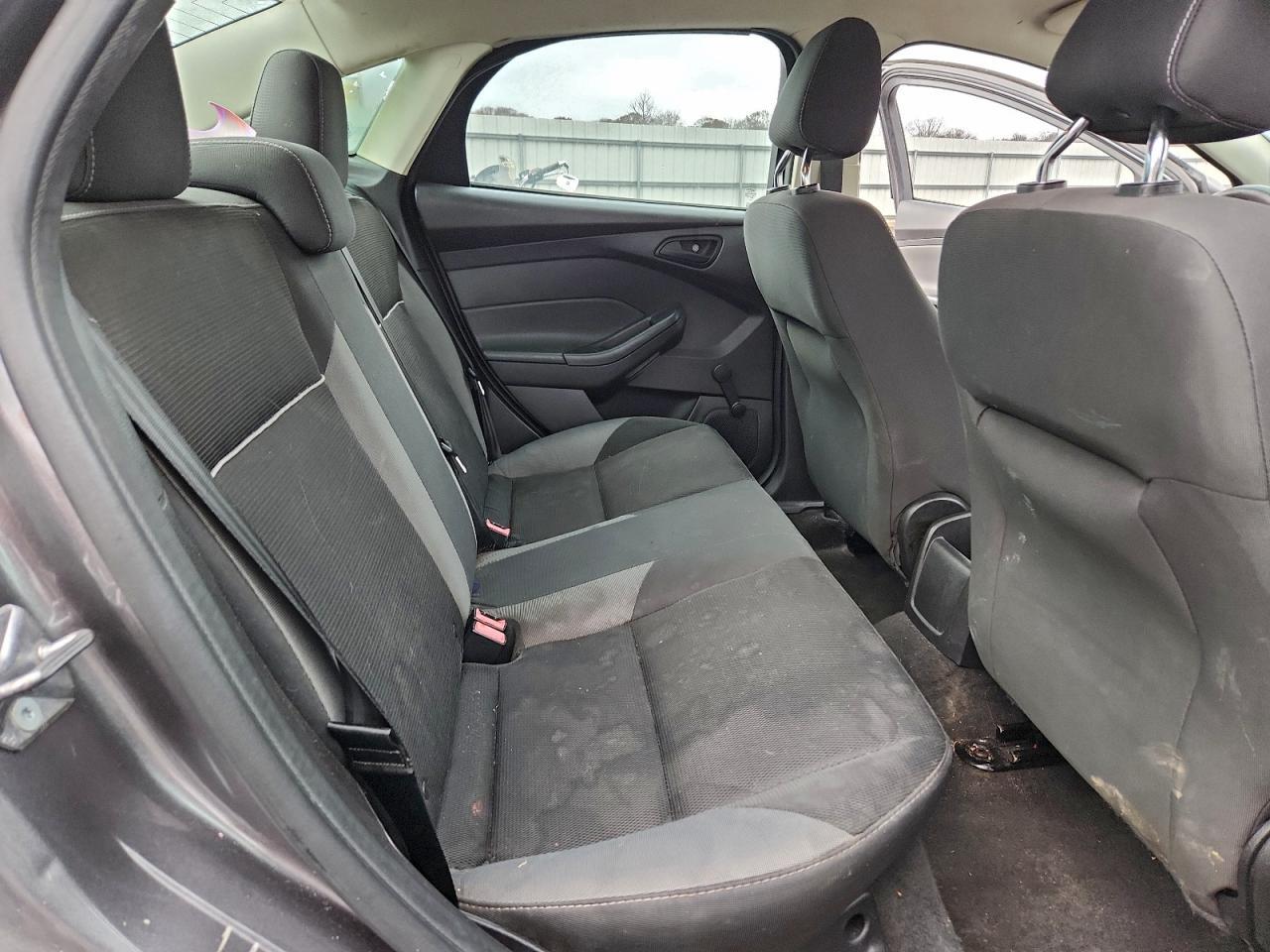 2014 Ford Focus - zdjęcie 10