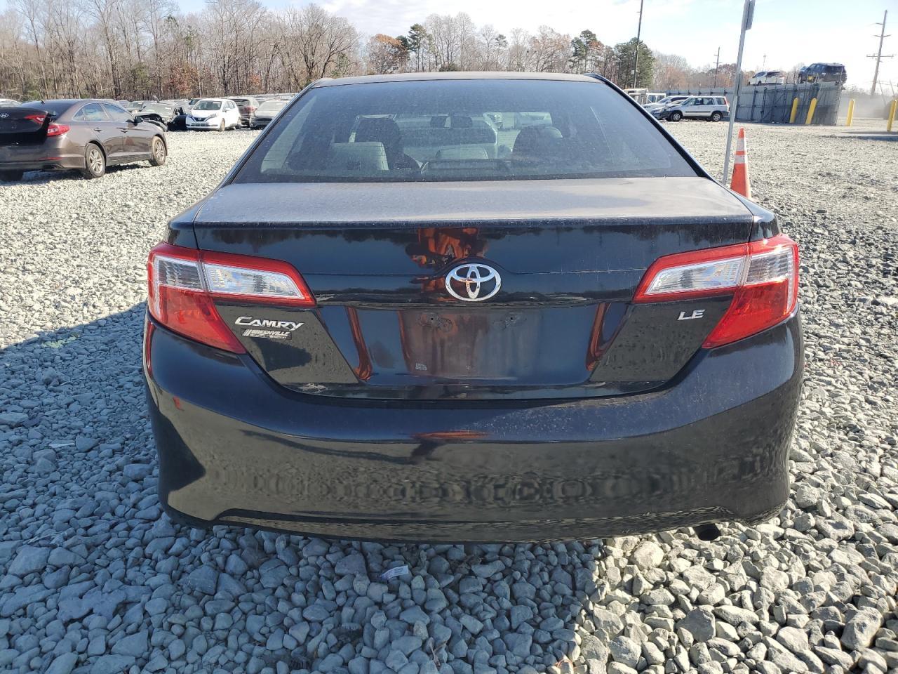 2014 Toyota Camry - zdjęcie 6