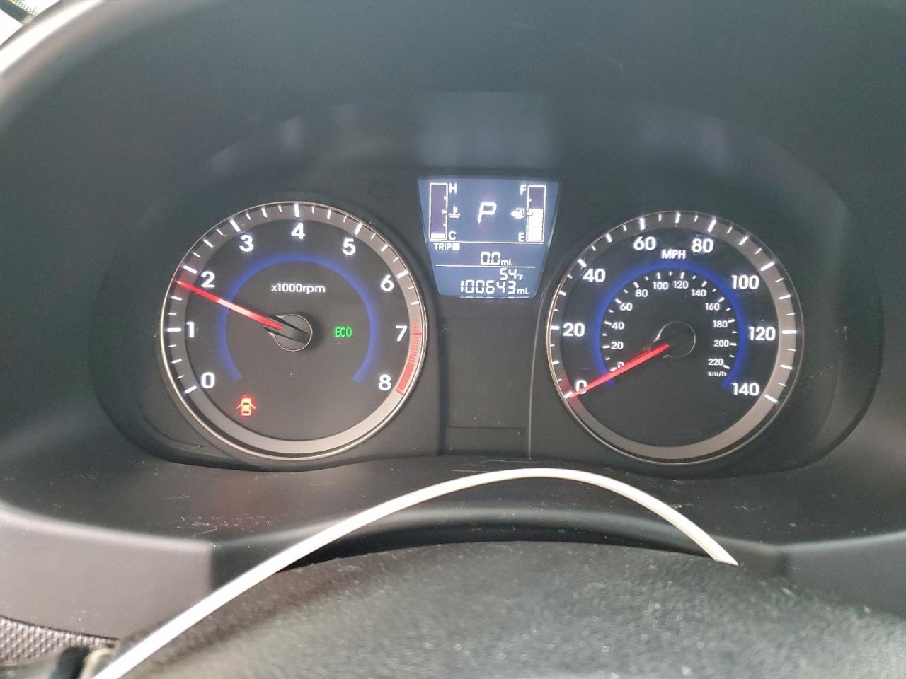 2016 Hyundai Accent - zdjęcie 9