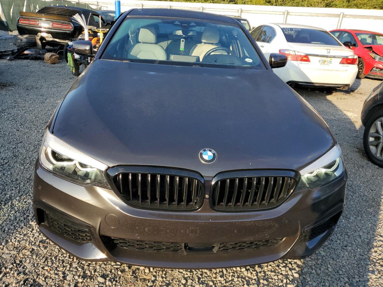 2020 BMW Seria 5 - zdjęcie 5