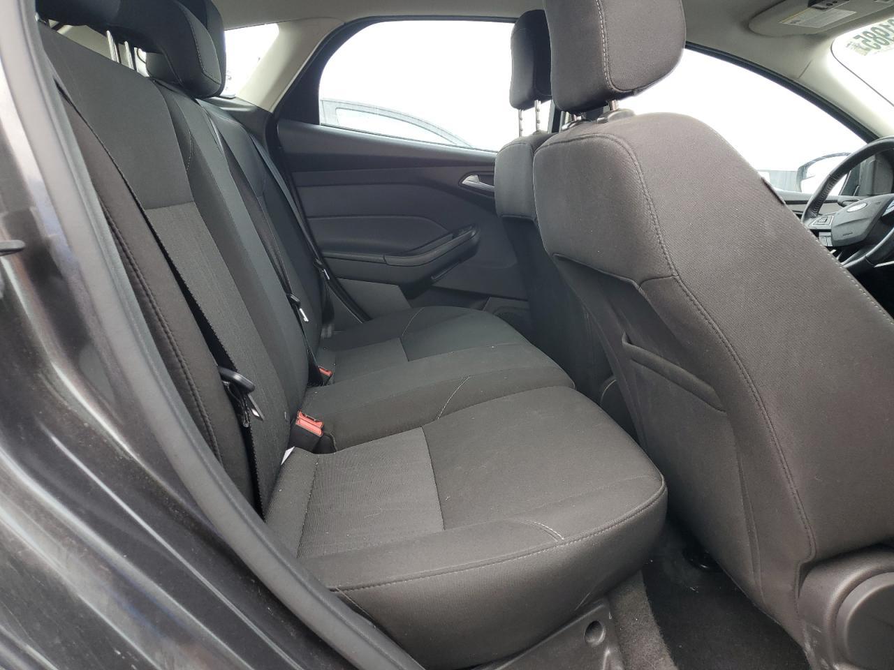 2018 Ford Focus - zdjęcie 10