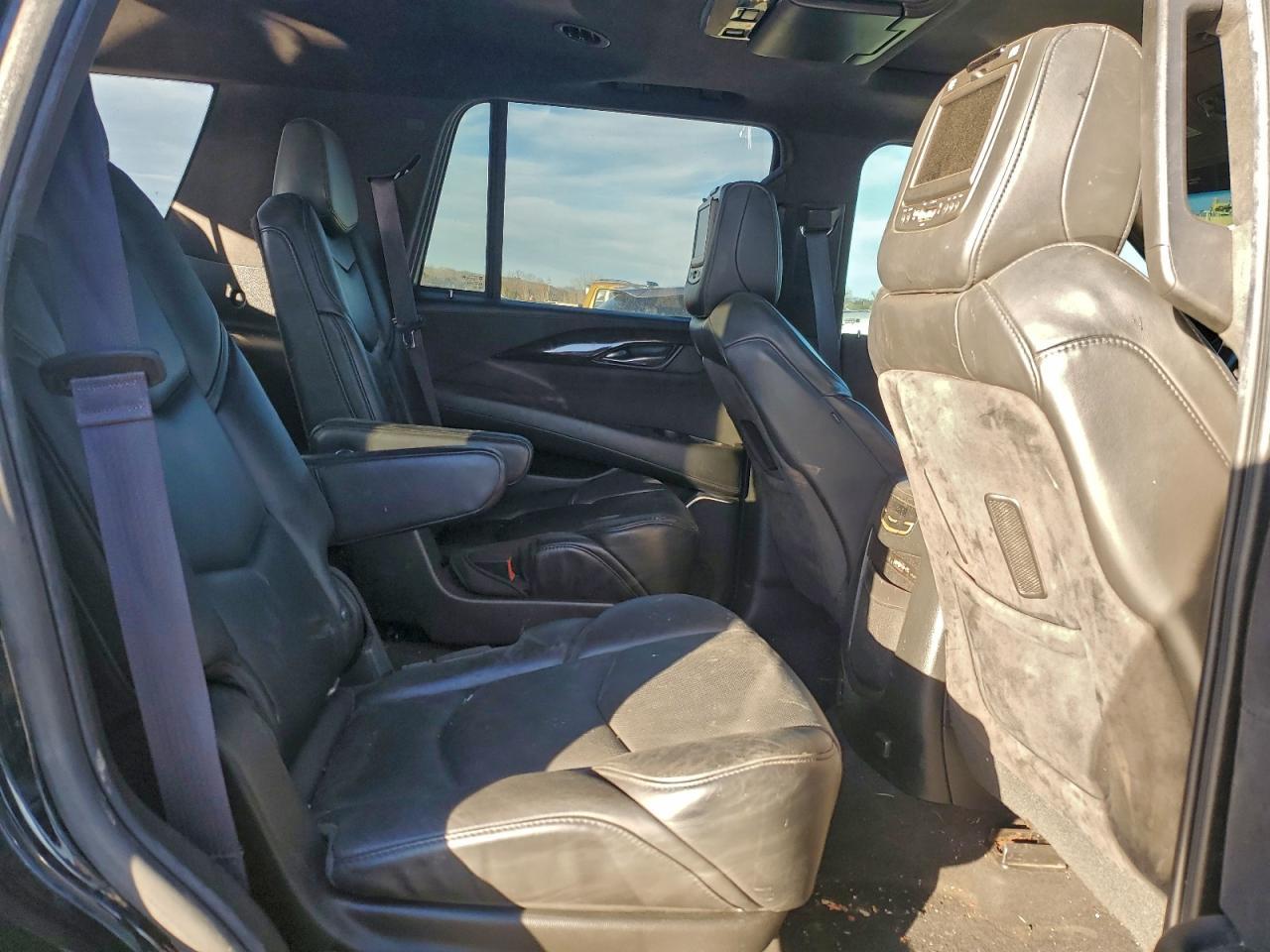 2016 Cadillac Escalade Platinum - zdjęcie 11