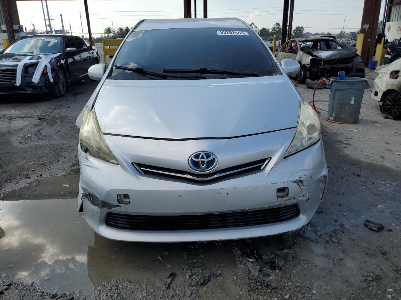 2014 Toyota Prius V - zdjęcie 5