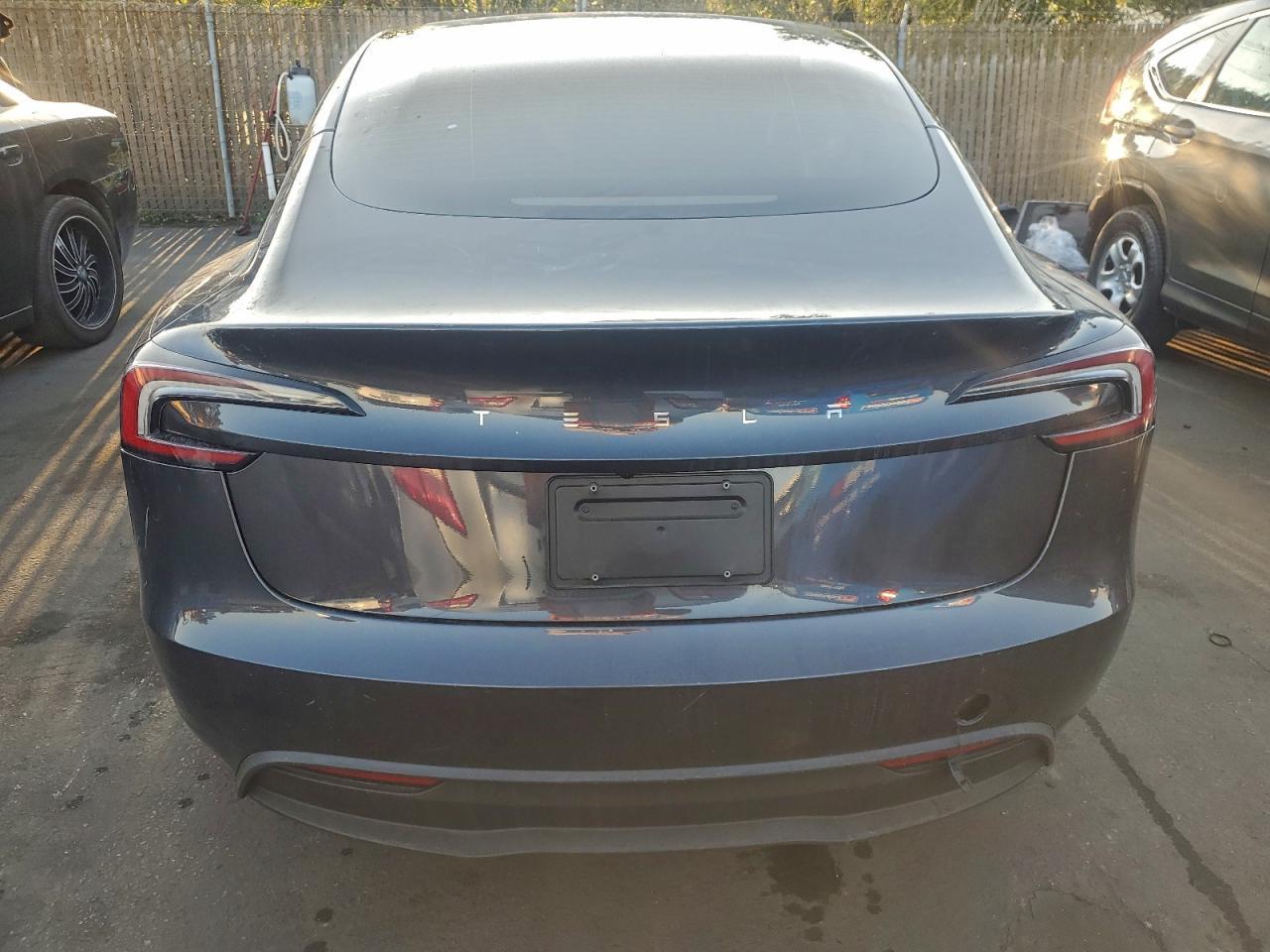 2024 Tesla Model 3 - zdjęcie 6
