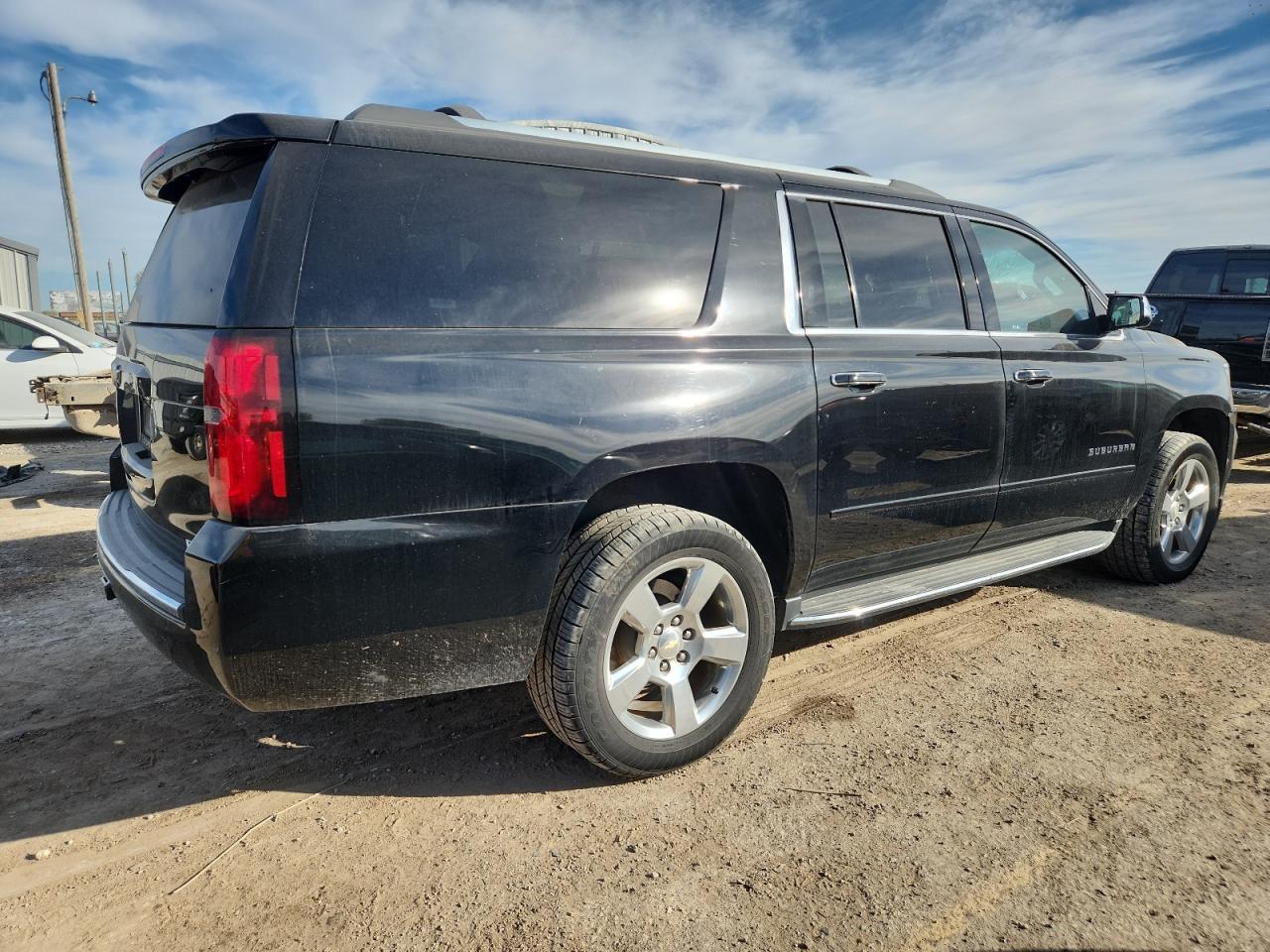 2018 Chevrolet Suburban C1500 Premier - zdjęcie 3