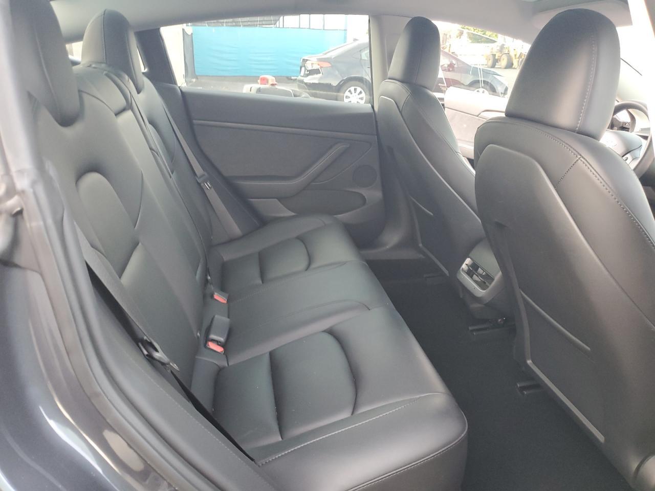 2023 Tesla Model 3 - zdjęcie 10