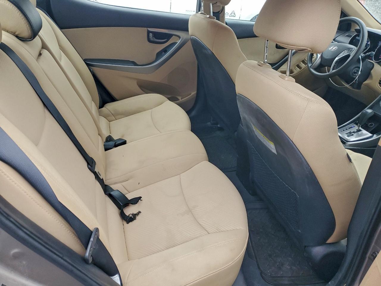 2013 Hyundai Elantra - zdjęcie 10