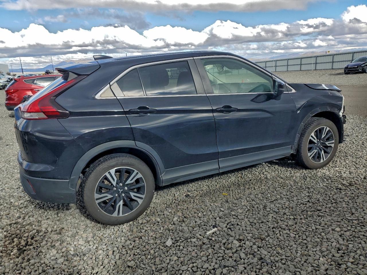 2023 Mitsubishi Eclipse Cross Le - zdjęcie 3