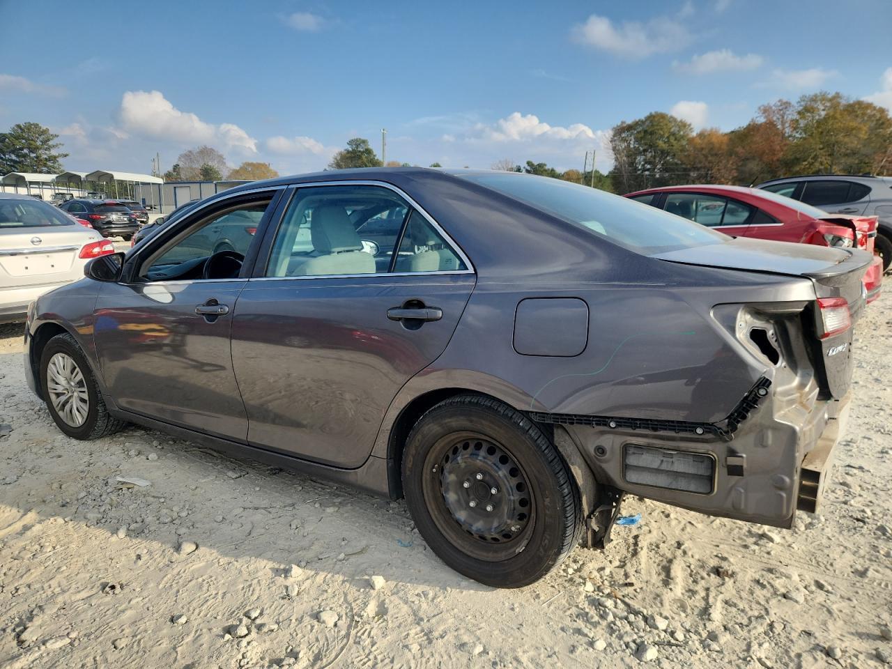 2014 Toyota Camry L - zdjęcie 2
