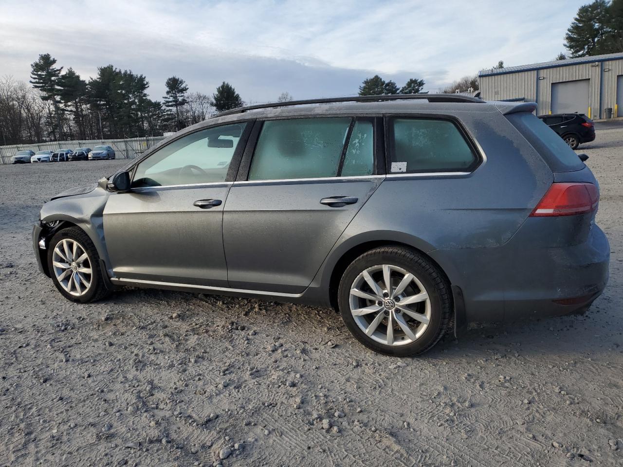 2017 Volkswagen Golf Sportsvan - zdjęcie 2